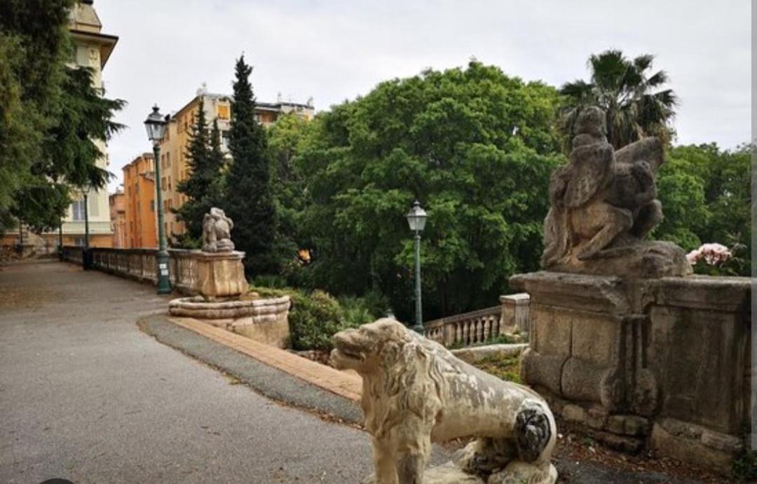 Ampio Appartamento Con 2 Posti Auto E Cortile Γένοβα Εξωτερικό φωτογραφία